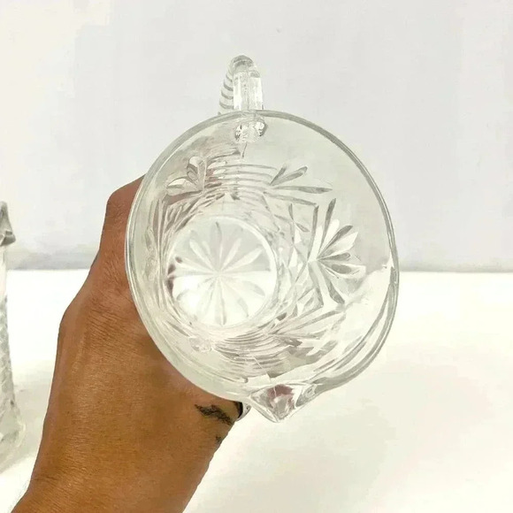 Set of 2 VTG Pineapple Etched Pattern Creamer Early American Ribbed Handle - Picture 13 of 13